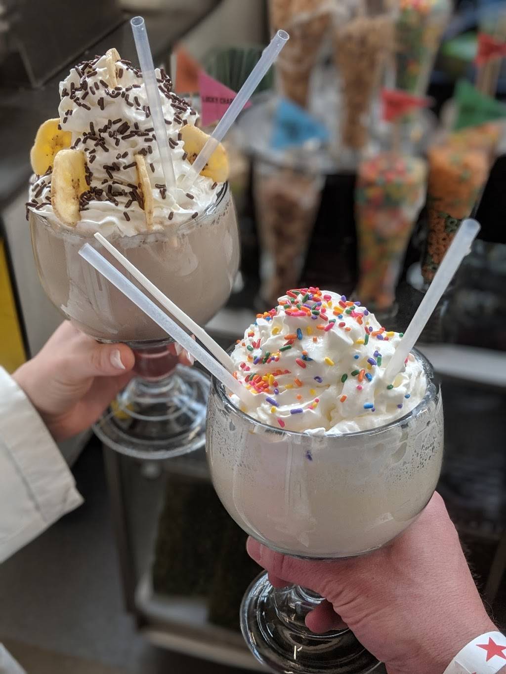 Can Can Wonderland | restaurant | 755 Prior Ave N #004, St Paul, MN 55104, USA | 6519252261 OR +1 651-925-2261