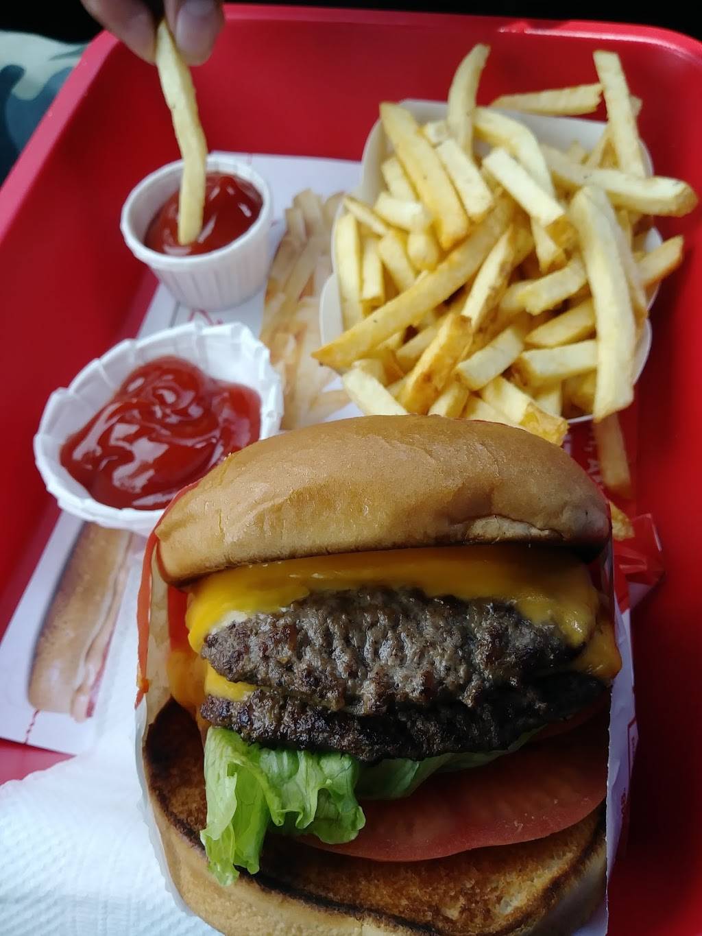 In-N-Out Burger | restaurant | 9032 Trask Ave, Garden Grove, CA 92844, USA | 8007861000 OR +1 800-786-1000