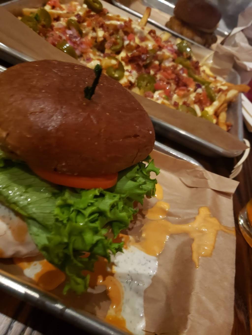 LR Burger | restaurant | 202 E Spring St, Monroe, GA 30655, USA | 4703576750 OR +1 470-357-6750