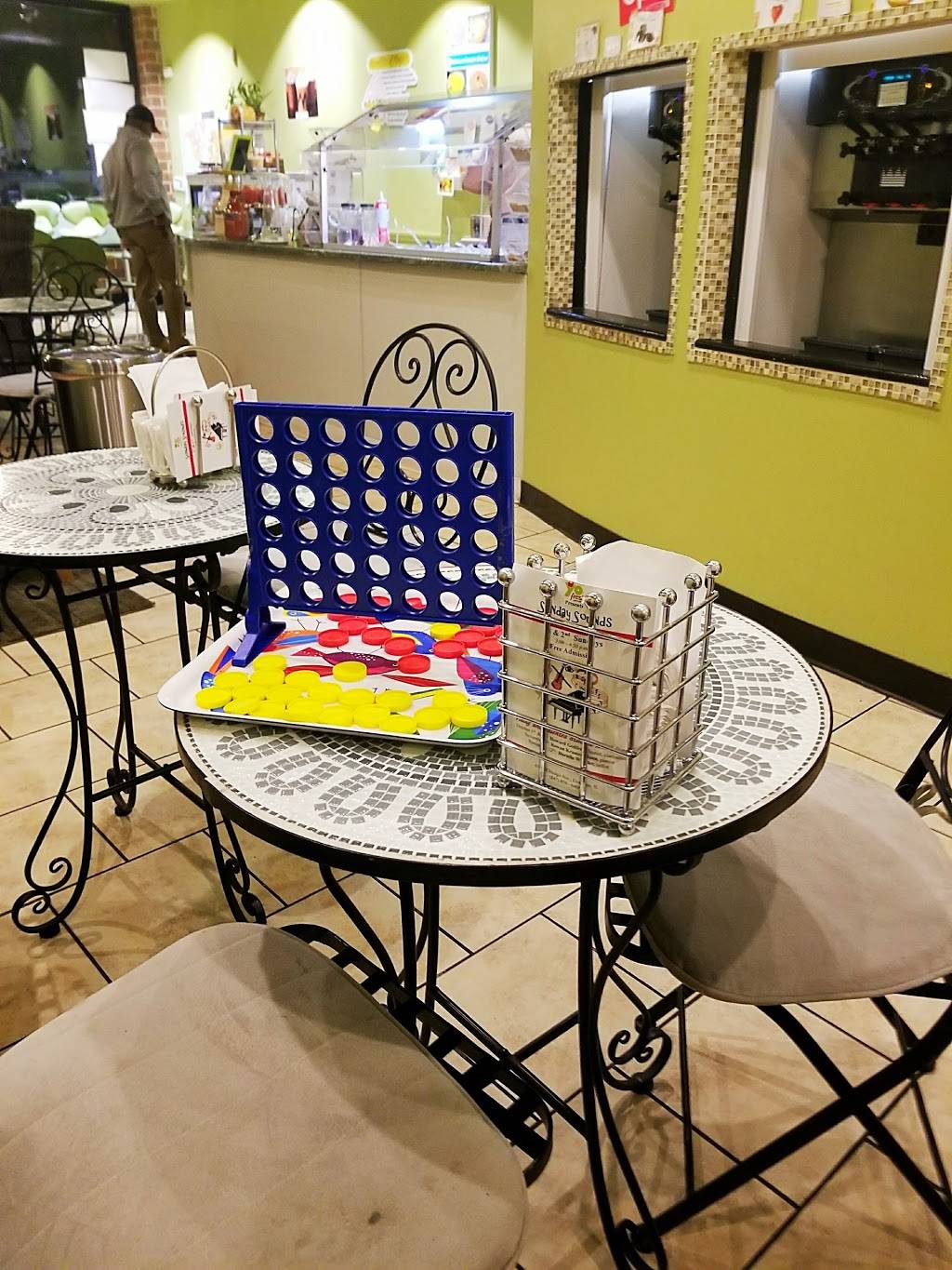 YoFresh Yogurt Cafe | cafe | 635 Chicago Ave #7, Evanston, IL 60202, USA | 8478596408 OR +1 847-859-6408