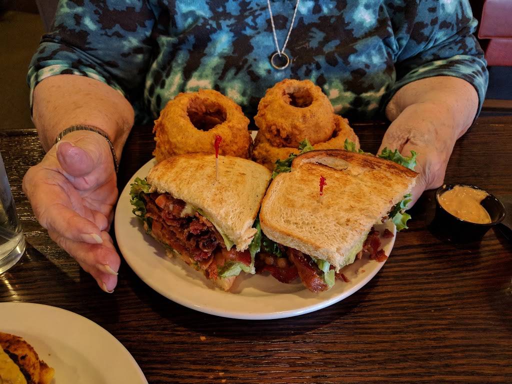 Joey Bs Food & Drink | restaurant | 189 Concord Plaza Shopping Center, St. Louis, MO 63128, USA | 3148432121 OR +1 314-843-2121