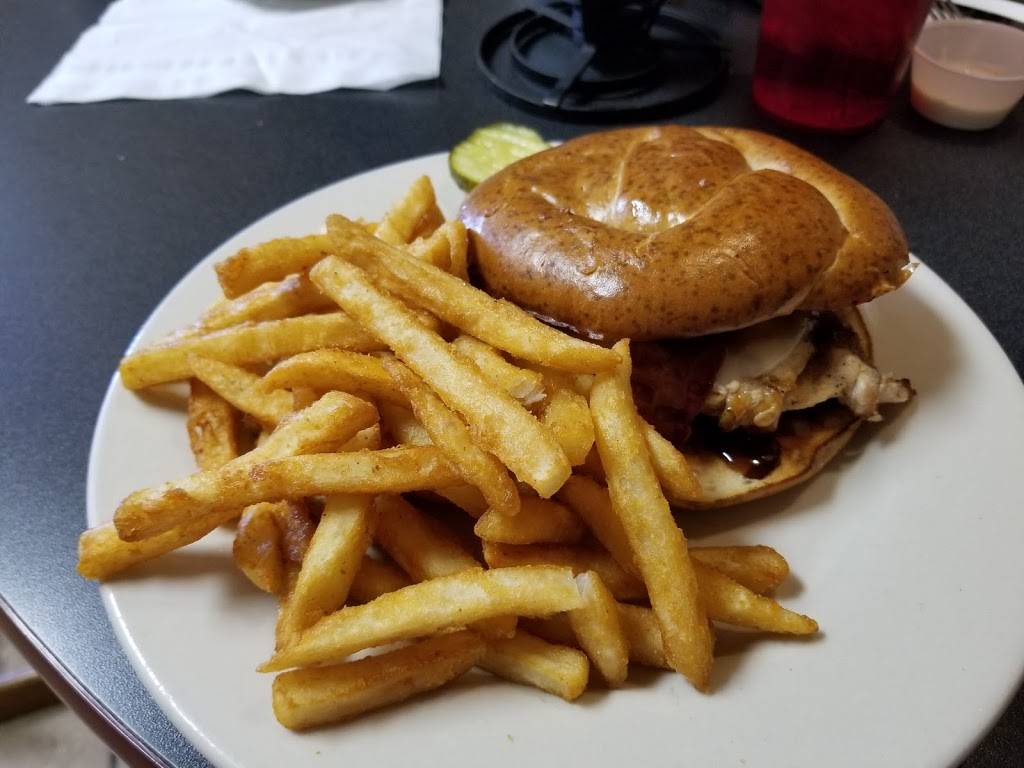 Papas Grill | restaurant | 3780 W Jonathan Moore Pike, Columbus, IN 47201, USA | 8123429736 OR +1 812-342-9736