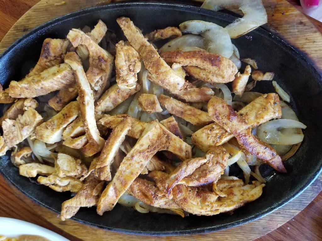 El Molcajetes | restaurant | 901 10th St E, Palmetto, FL 34221, USA | 9417231333 OR +1 941-723-1333