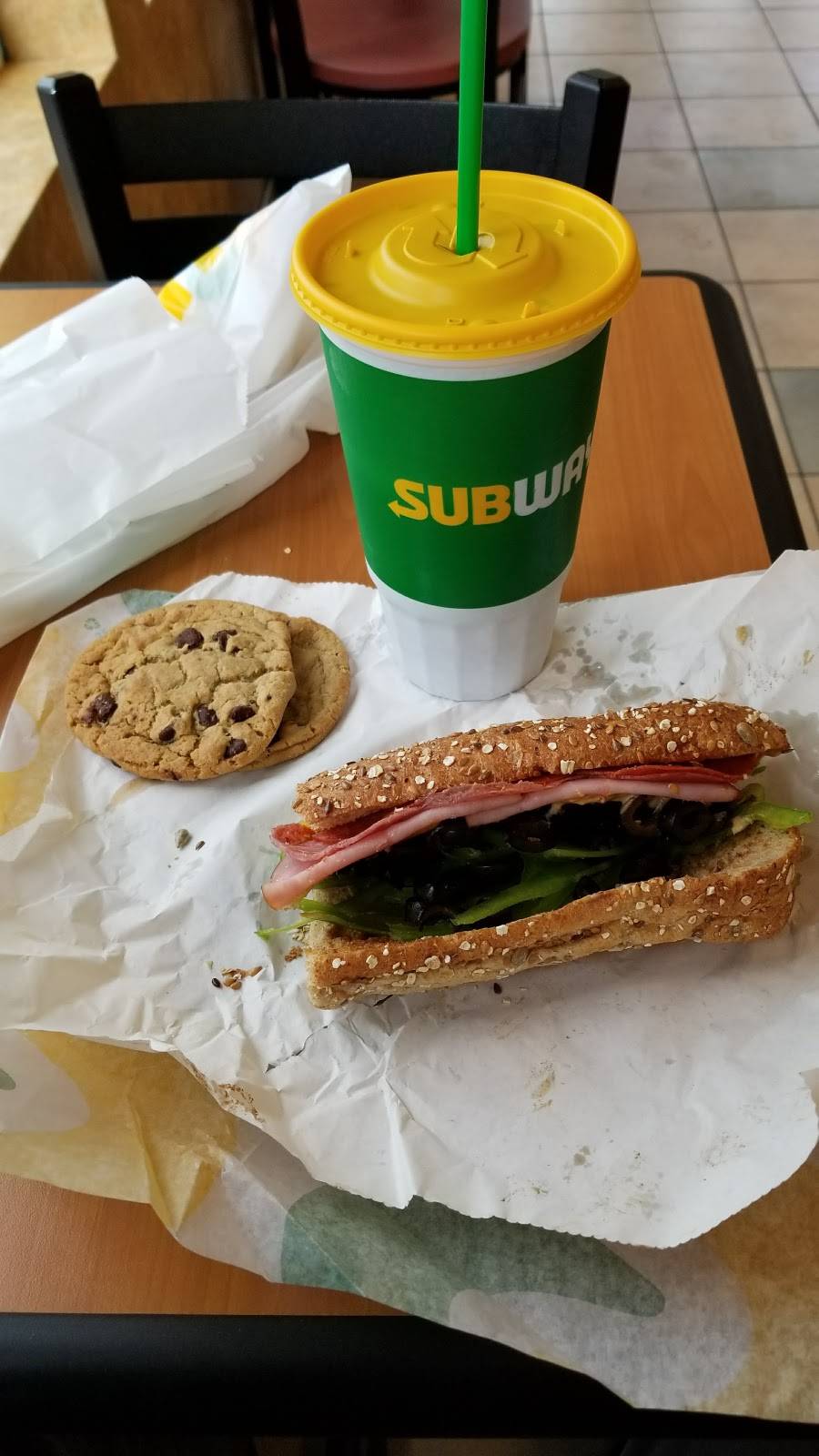 Subway | meal takeaway | 5603 4th Ave S, Seattle, WA 98108, USA | 2067624110 OR +1 206-762-4110