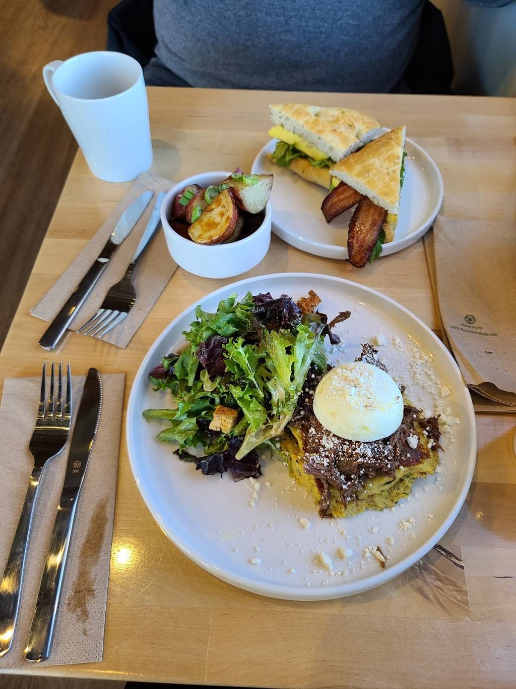 The Locust Table | restaurant | Crossing St, Powell, OH 43065, USA | 6145537322 OR +1 614-553-7322