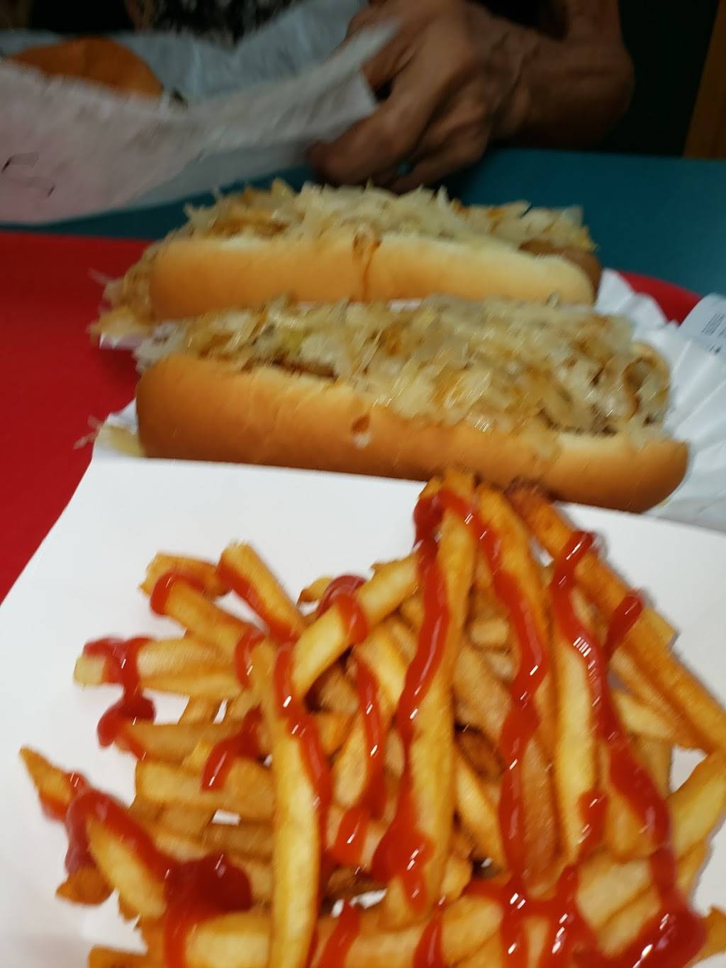 Mighty Mac Hamburgers | restaurant | Main St, Mackinac Island, MI 49757, USA | 9068478039 OR +1 906-847-8039