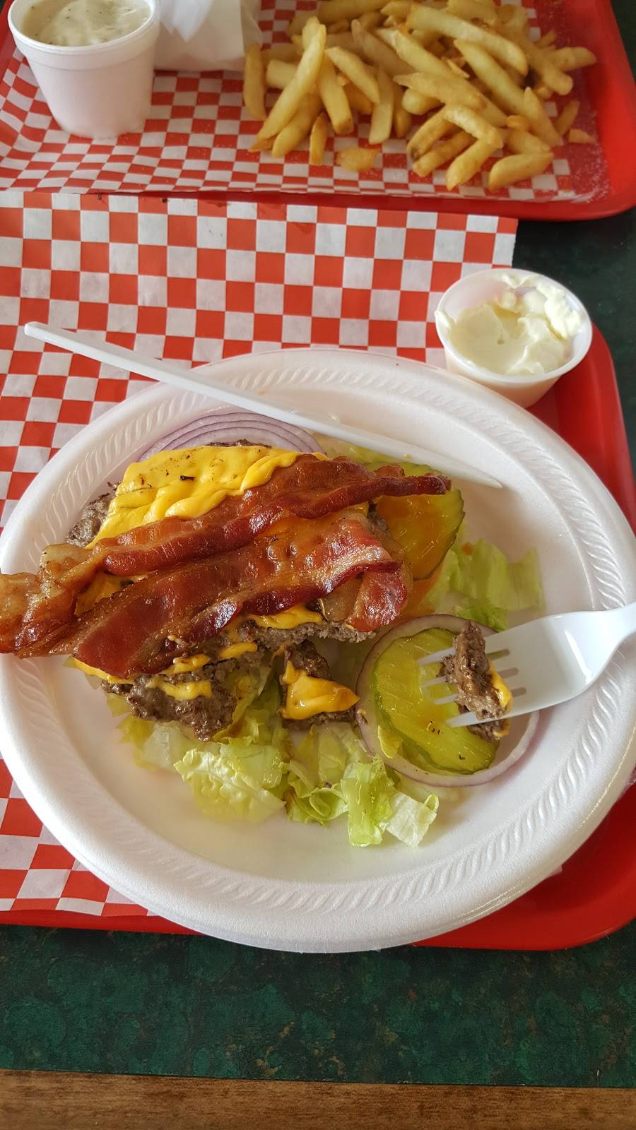 Burger Boy | restaurant | 217 E Davis St, Conroe, TX 77301, USA | 9367563440 OR +1 936-756-3440