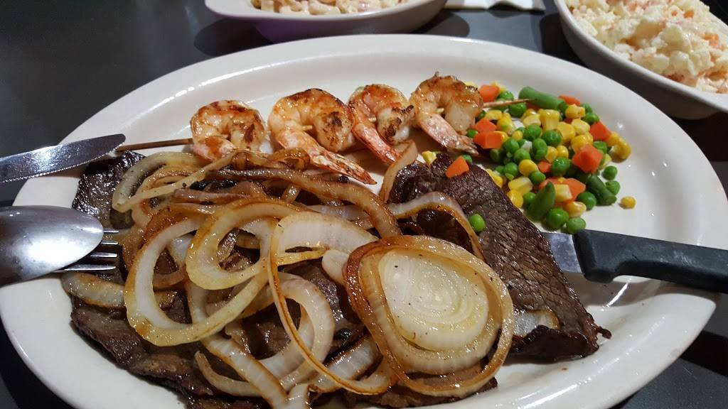 Caridad & Louie | restaurant | 1660 E Gun Hill Rd, Bronx, NY 10469, USA | 7188623939 OR +1 718-862-3939