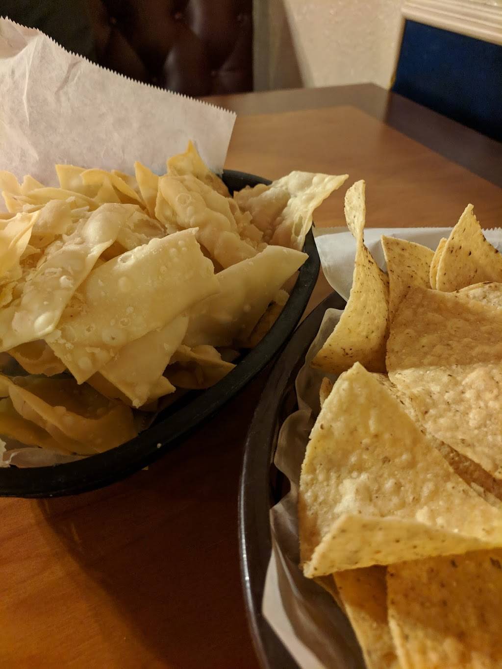 El Bees | restaurant | 10402 S 144th St, Omaha, NE 68138, USA | 4028968417 OR +1 402-896-8417