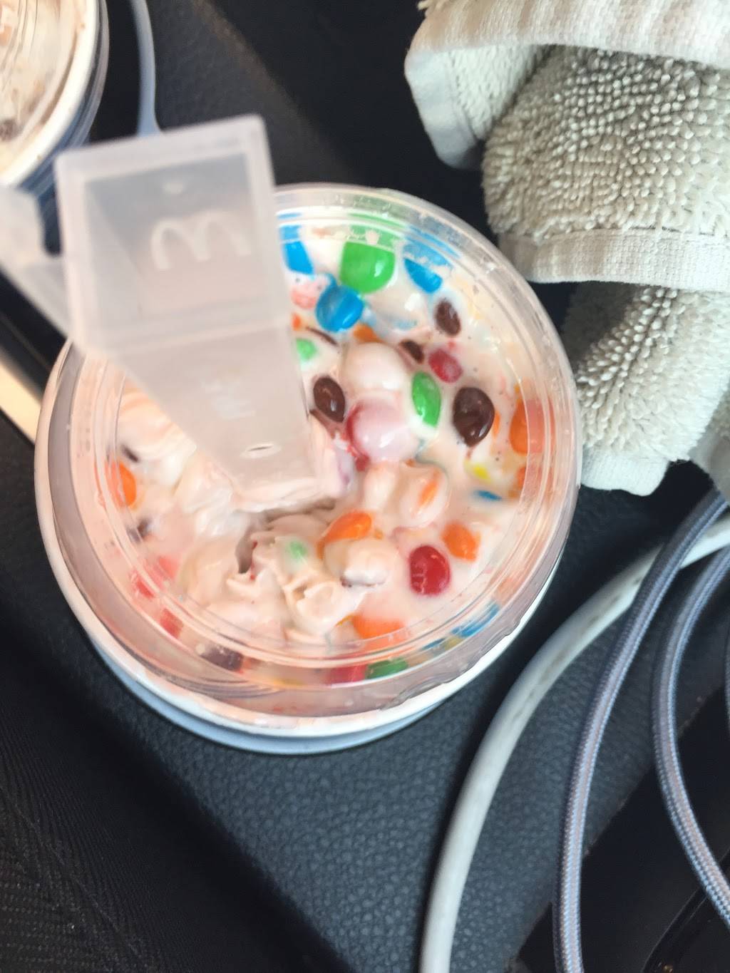 McDonalds | cafe | 347 Yonge St, Barrie, ON L4N 4C9, Canada | 7057390397 OR +1 705-739-0397