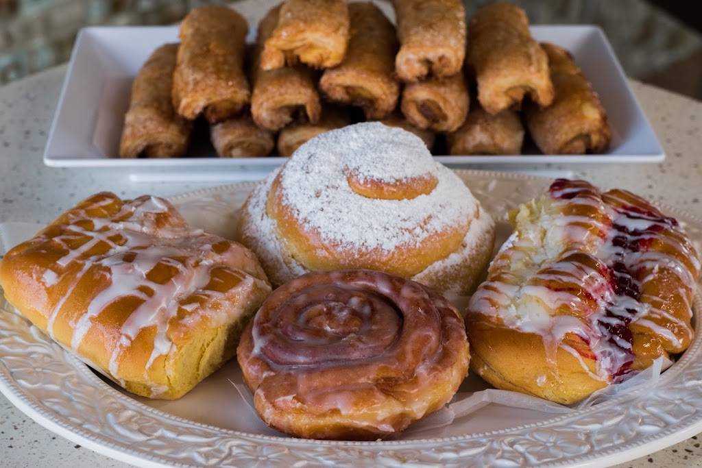 El Cafetal | bakery | 6125 S Semoran Blvd, Orlando, FL 32822, USA | 4072705904 OR +1 407-270-5904