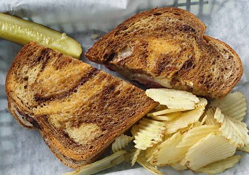 Tellico Kats Deli & Cafe | cafe | 1829 Cherohala Skyway, Tellico Plains, TN 37385, USA | 4232533411 OR +1 423-253-3411