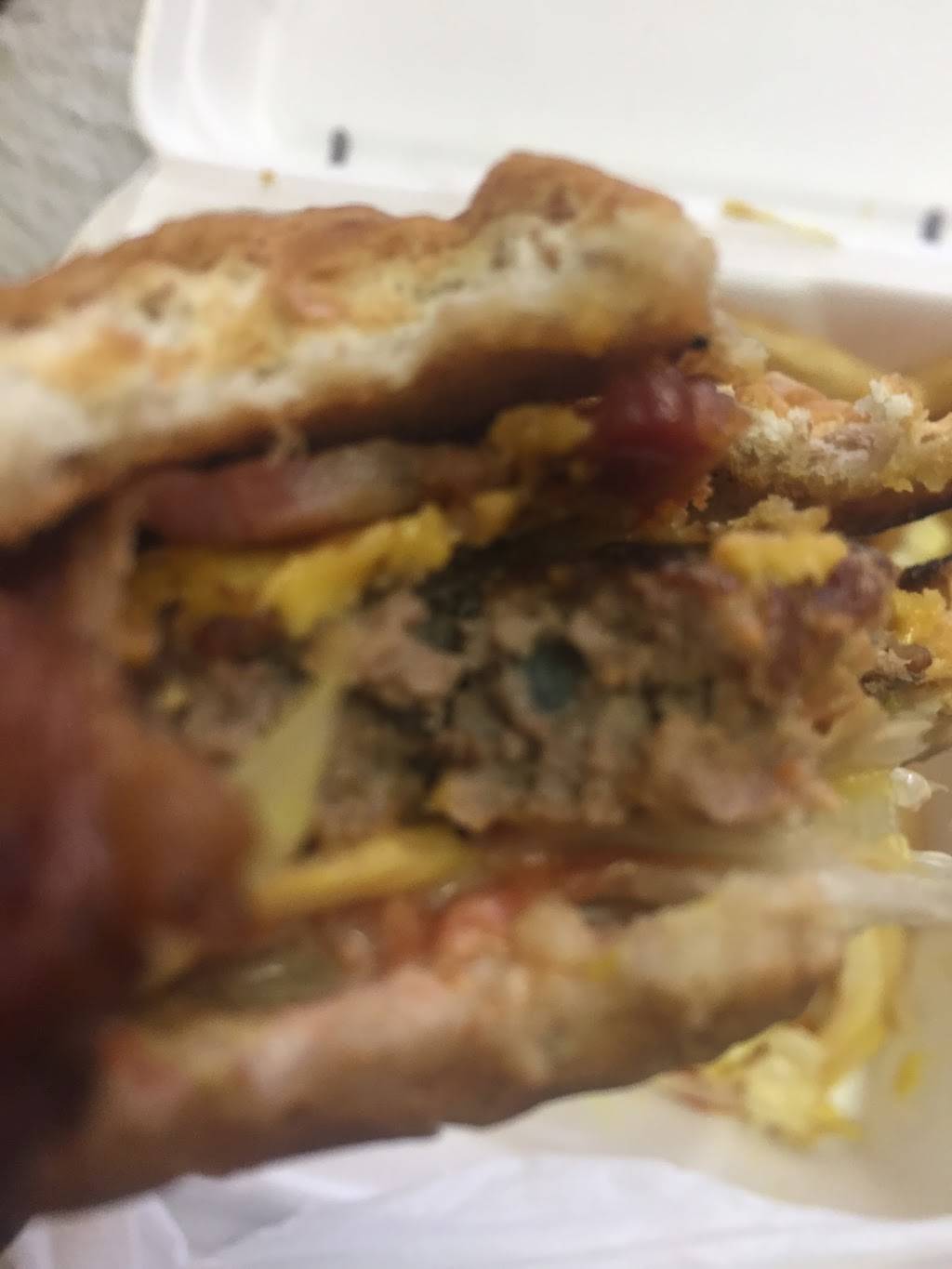 Deluxe Coney Island | restaurant | 2923 Seven Mile E, Detroit, MI 48234, USA | 3133681700 OR +1 313-368-1700