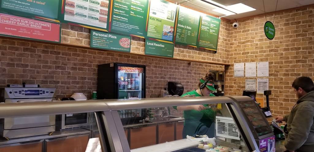 Subway | restaurant | 601 Peavine Rd, Crossville, TN 38571, USA | 9314562777 OR +1 931-456-2777