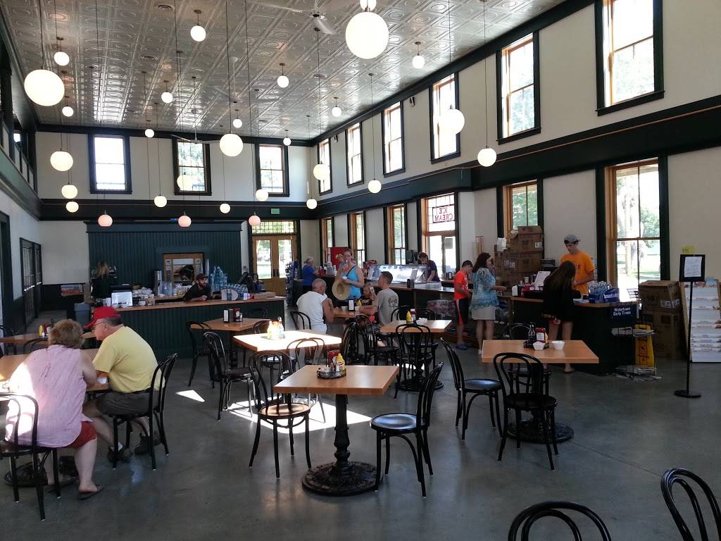 The Guzzle | restaurant | 42205 Rainbow St E, Thousand Island Park, NY 13692, USA | 3152032166 OR +1 315-203-2166