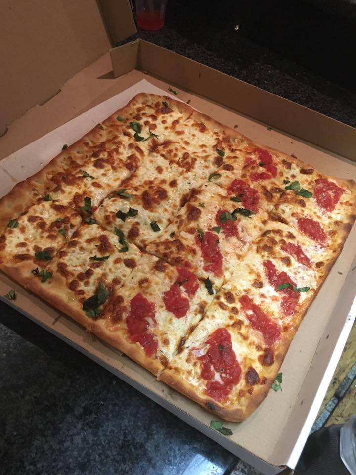Carmelas Pizzeria | restaurant | 910 Hempstead Turnpike, Franklin Square, NY 11010, USA | 5164887884 OR +1 516-488-7884