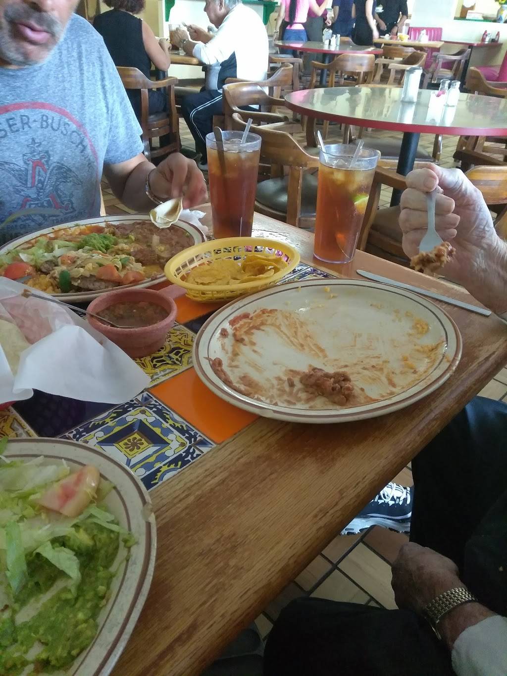 La Malinche | restaurant | 9109 Dyer St G, El Paso, TX 79924, USA | 9157558520 OR +1 915-755-8520