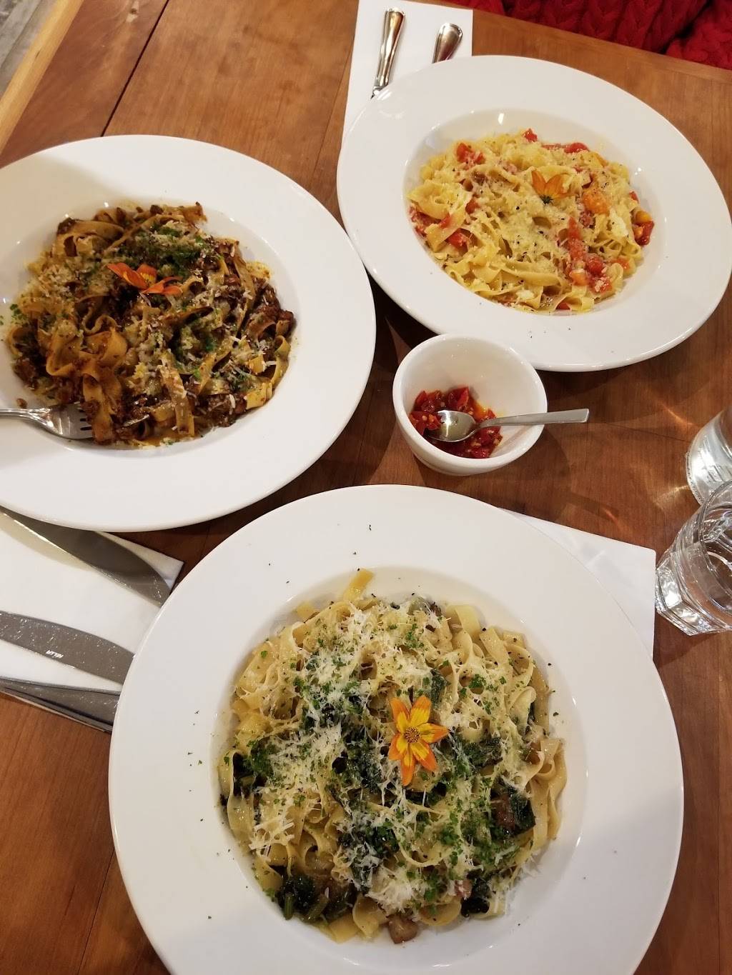 Casa Toscana | restaurant | 22 Main St W, Grimsby, ON L3M 1R4, Canada | 2892358888 OR +1 289-235-8888