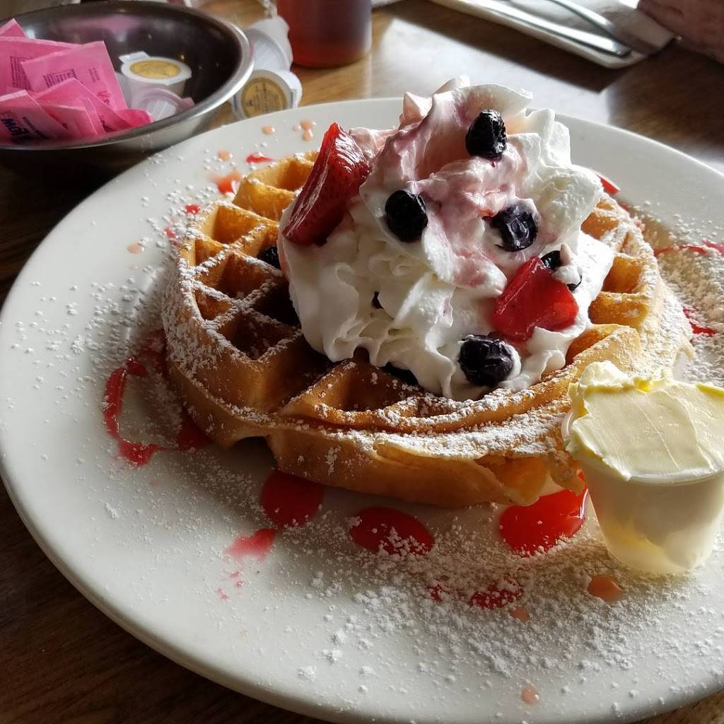 Dees Diner | restaurant | 1900 Brewerton Rd # 4, Mattydale, NY 13211, USA | 3154549961 OR +1 315-454-9961