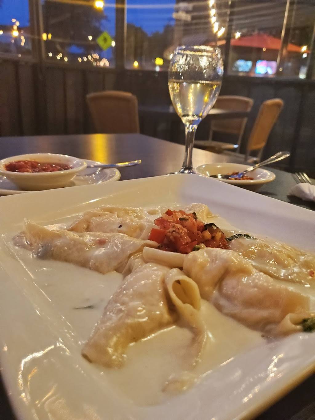 Ginas Italian Cuisine | restaurant | 138 E Branch St, Arroyo Grande, CA 93420, USA | 8054813266 OR +1 805-481-3266