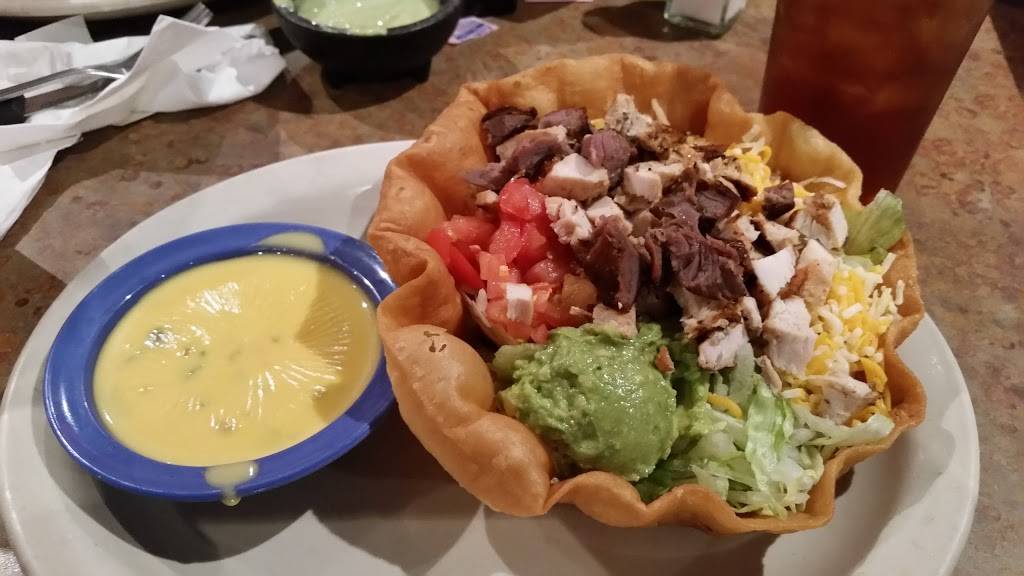 Montereys Little Mexico | restaurant | 270 1st St E, Humble, TX 77338, USA | 2814468466 OR +1 281-446-8466