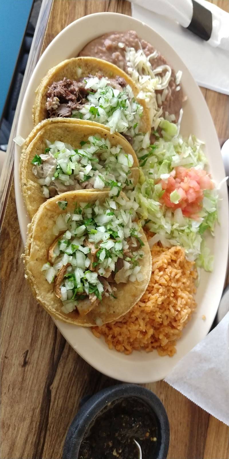 Taqueria Traspasada | restaurant | 3144 N California Ave, Chicago, IL 60618, USA | 7735394533 OR +1 773-539-4533