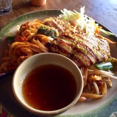 Bai Som Thai Kitchen | restaurant | 2121 Clement St, San Francisco, CA 94121, USA | 4157515332 OR +1 415-751-5332