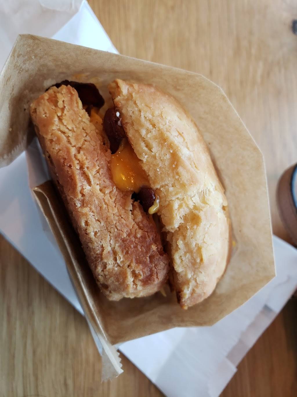 Bird Bird Biscuit | restaurant | 2701 Manor Rd, Austin, TX 78722, USA | 5127614922 OR +1 512-761-4922