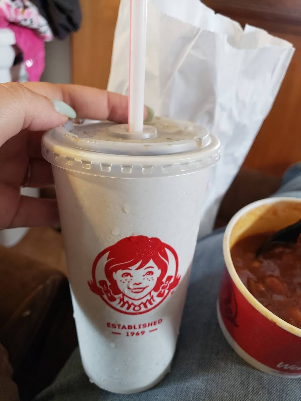 Wendys | restaurant | 62 Valley Rd, Middletown, RI 02842, USA | 4018493430 OR +1 401-849-3430