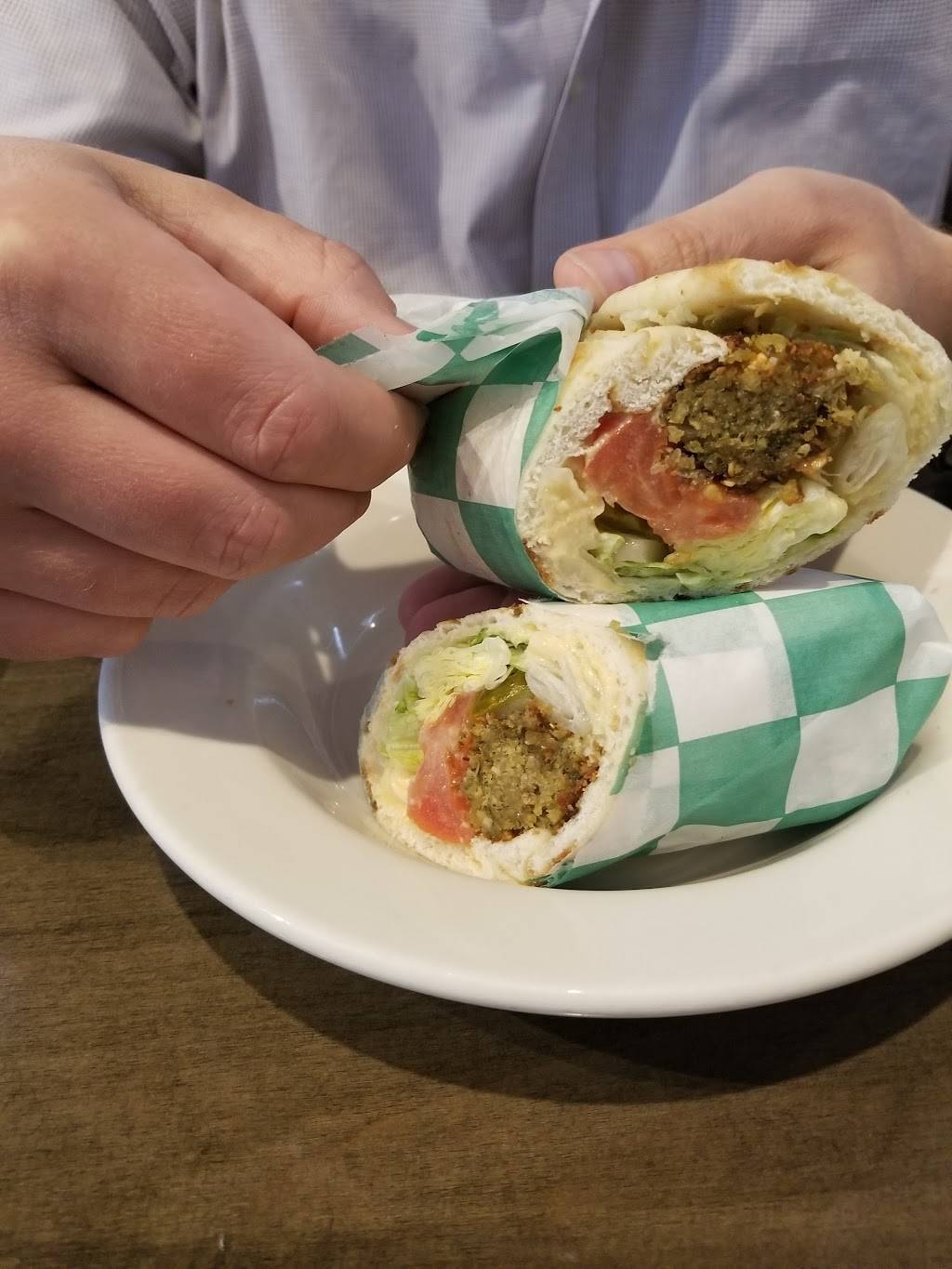 Charlies | restaurant | 1631 Toll Gate Dr, Maumee, OH 43537, USA | 4197947870 OR +1 419-794-7870