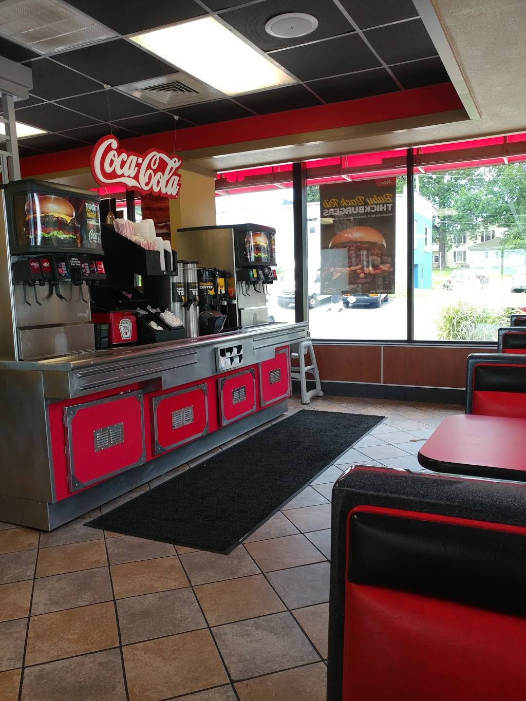Hardees | restaurant | 820 E Main St, Dallastown, PA 17313, USA | 7172446110 OR +1 717-244-6110