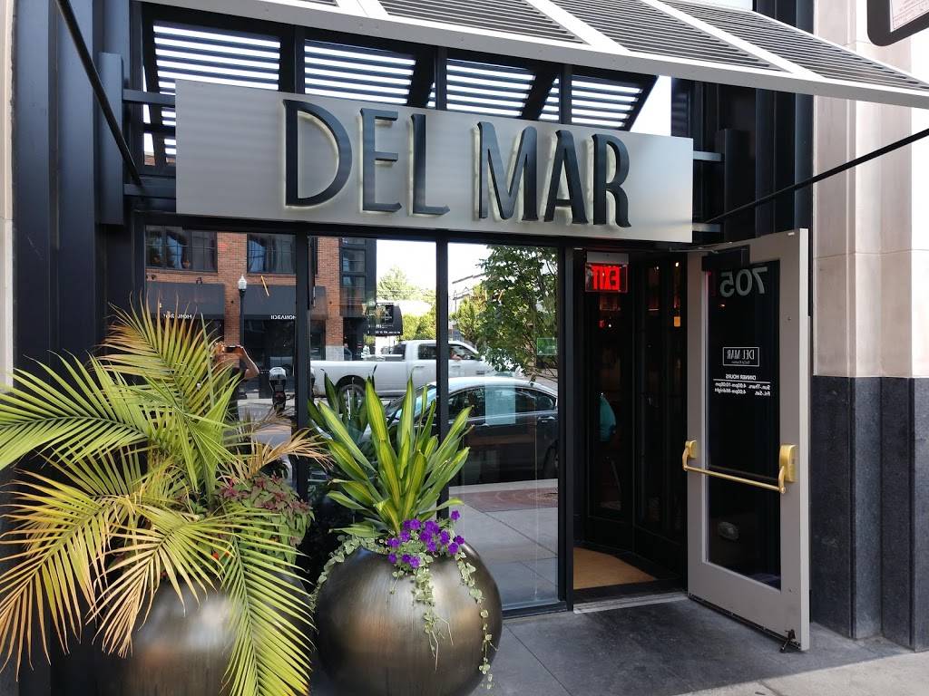Del Mar SoCal Kitchen | restaurant | 705 N High St 1st Floor, Columbus, OH 43215, USA | 6143009500 OR +1 614-300-9500