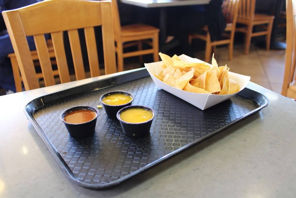 Baja Fresh | restaurant | 1020 Shaw Ave Ste B, Clovis, CA 93612, USA | 5593227000 OR +1 559-322-7000