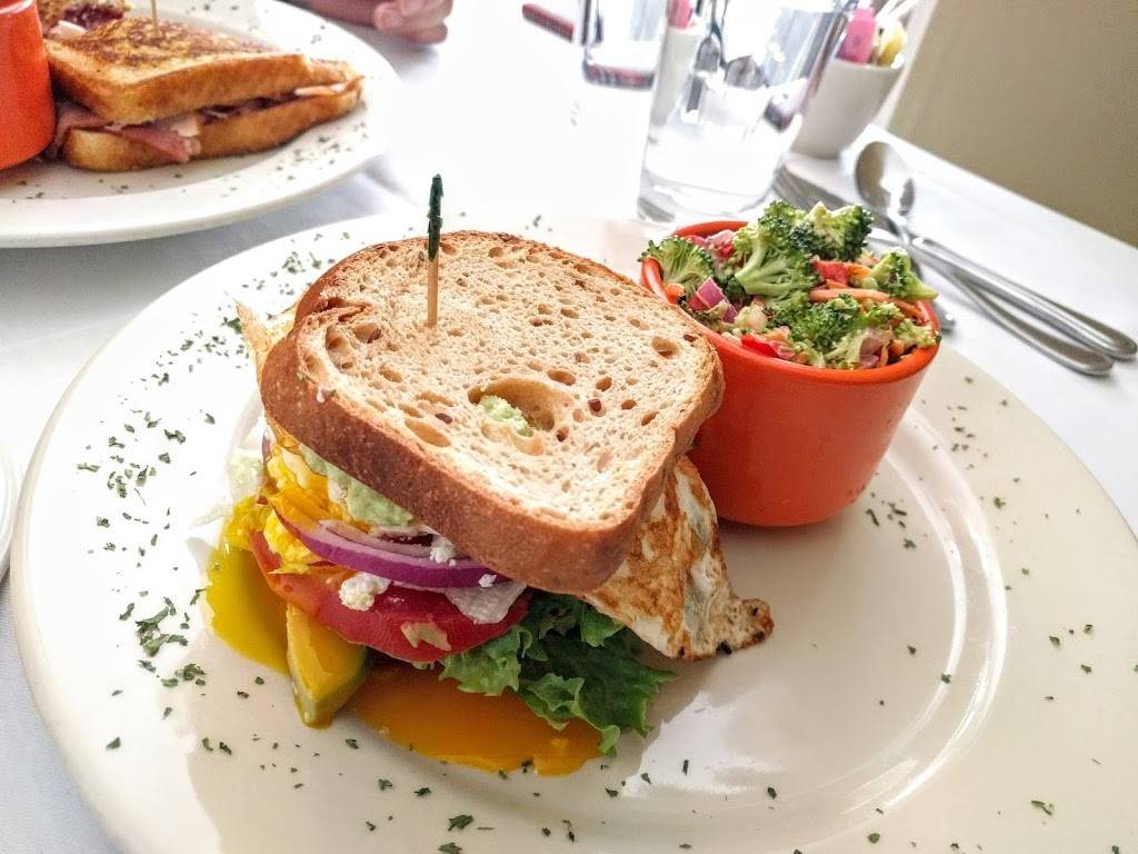 The Bleu Porch Kitchen & Market | restaurant | 302 N Main St, Greer, SC 29650, USA | 8644790433 OR +1 864-479-0433