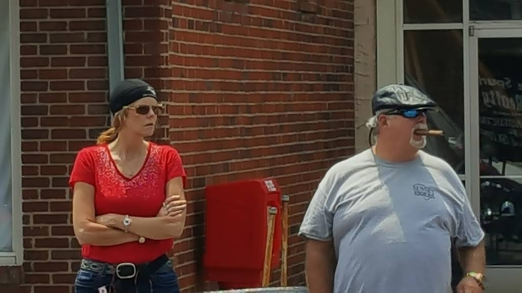 Home Folks Cafe | cafe | 209 E Main St, Cherryville, NC 28021, USA | 7044359336 OR +1 704-435-9336