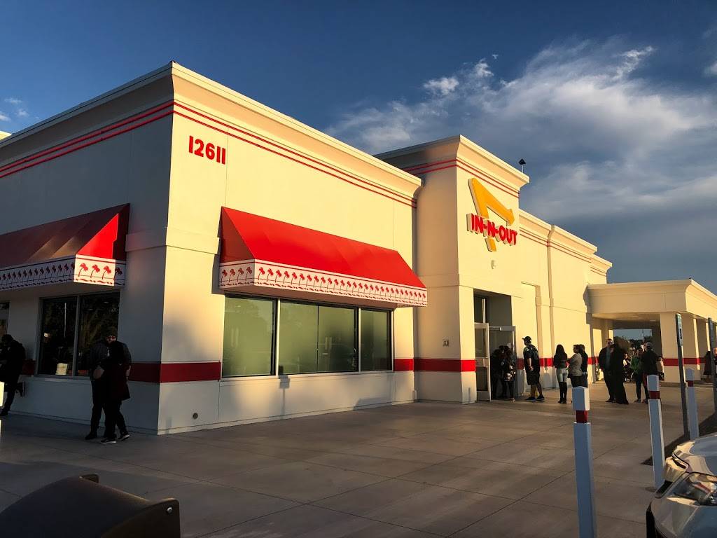 In-N-Out Burger | restaurant | 12611 S Kirkwood Rd, Stafford, TX 77477, USA | 8007861000 OR +1 800-786-1000