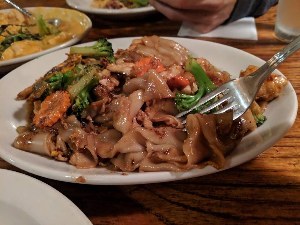 Jamjuree Thai Cuisine | restaurant | 509 15th Ave E, Seattle, WA 98112, USA | 2063234255 OR +1 206-323-4255