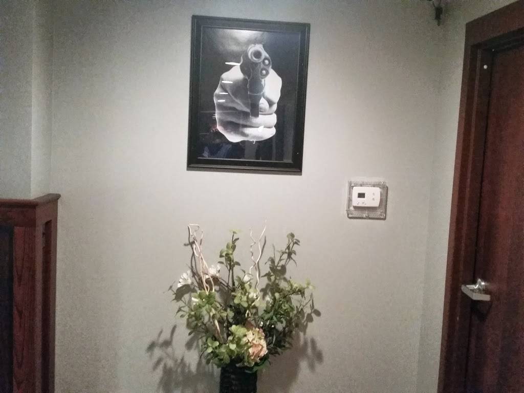 Maloneys Pub | restaurant | 239 N 2nd St, Eldridge, IA 52748, USA | 5632857675 OR +1 563-285-7675