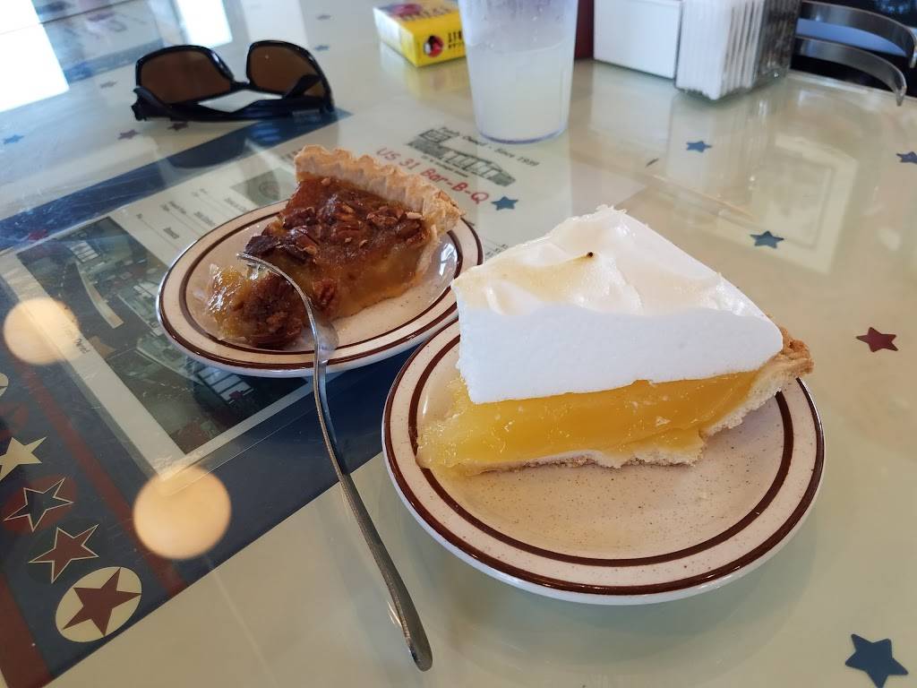 US 31 Bar-B-Q | restaurant | 151 W Muskegon Ave, Muskegon, MI 49440, USA | 2317223948 OR +1 231-722-3948