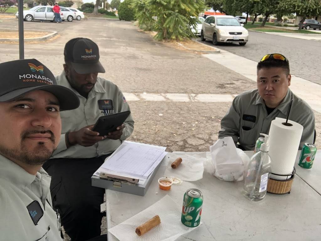 Lady’s Chicken & Rice | restaurant | 9400 W Placer Ave, Visalia, CA 93291, USA | 5596794546 OR +1 559-679-4546