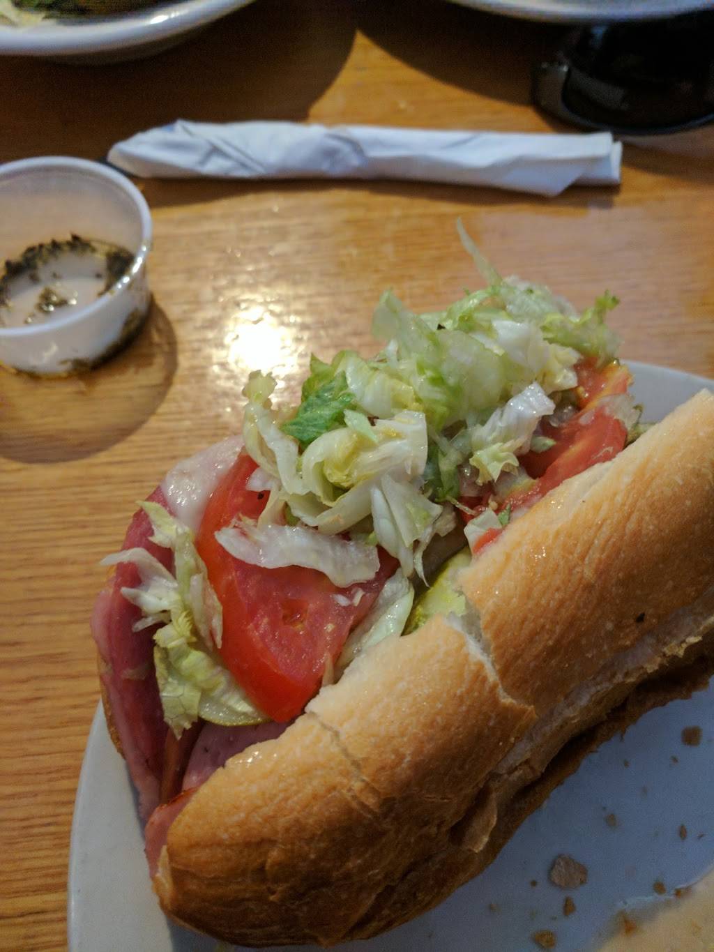 College Delly | restaurant | 336 Richmond Rd, Williamsburg, VA 23185, USA | 7572293915 OR +1 757-229-3915