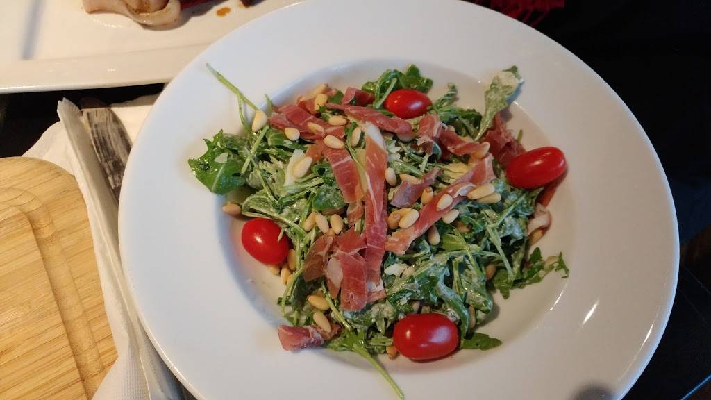 Le Monte Carlo | restaurant | 60 Rue Saint Paul, Charlemagne, QC J5Z 1G3, Canada | 4505812222 OR +1 450-581-2222