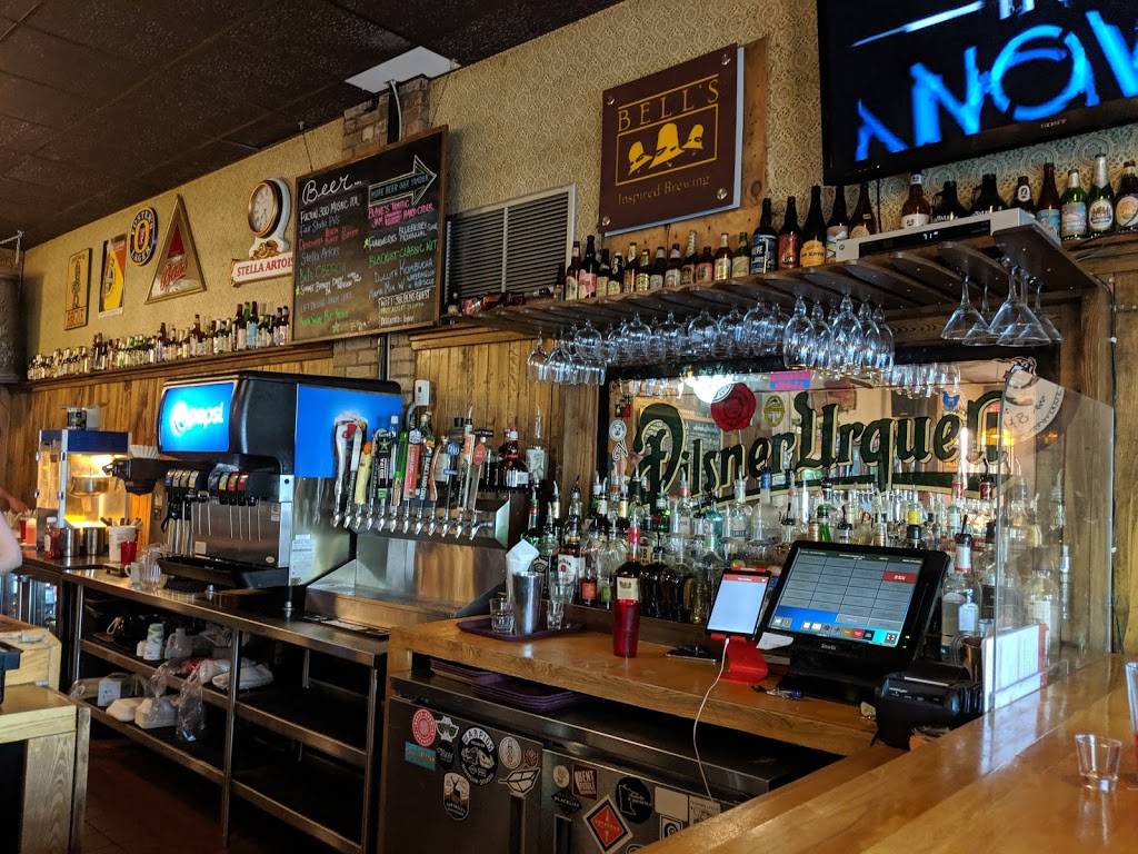 Sir Benedicts Tavern on the Lake | restaurant | 805 E Superior St, Duluth, MN 55802, USA | 2187281192 OR +1 218-728-1192