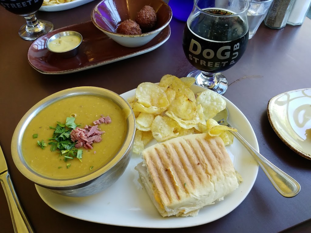 DoG Street Pub | restaurant | 401 W Duke of Gloucester St, Williamsburg, VA 23185, USA | 7572936478 OR +1 757-293-6478