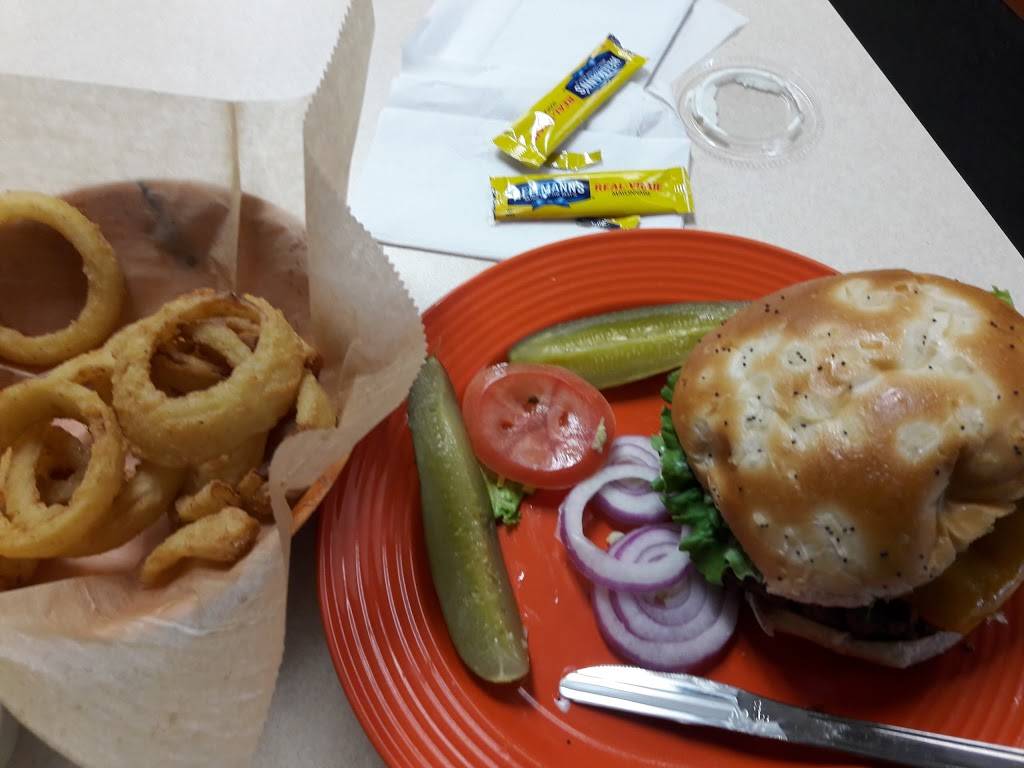 Plaza Deli | restaurant | 26555 Telegraph Rd, Southfield, MI 48033, USA | 2483562310 OR +1 248-356-2310