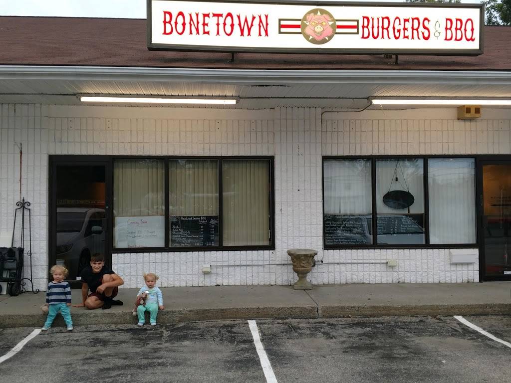 Bonetown Burgers & BBQ | restaurant | 39 Phenix Ave, Cranston, RI 02920, USA | 4012700714 OR +1 401-270-0714