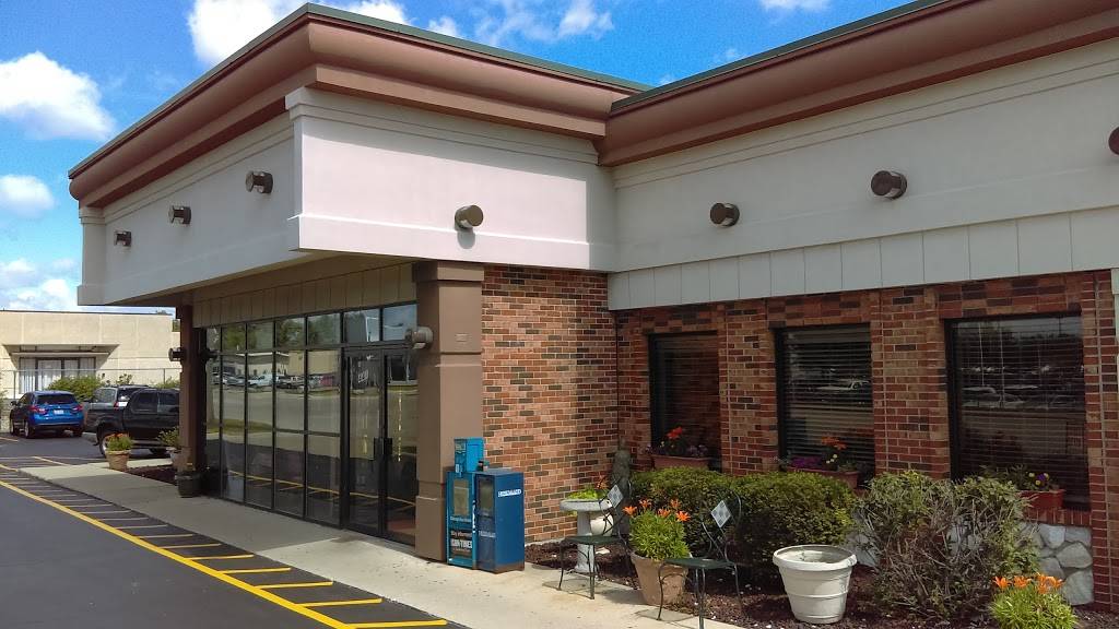 Elmhurst Family Restaurant | restaurant | 441 W Lake St, Elmhurst, IL 60126, USA | 6302790444 OR +1 630-279-0444