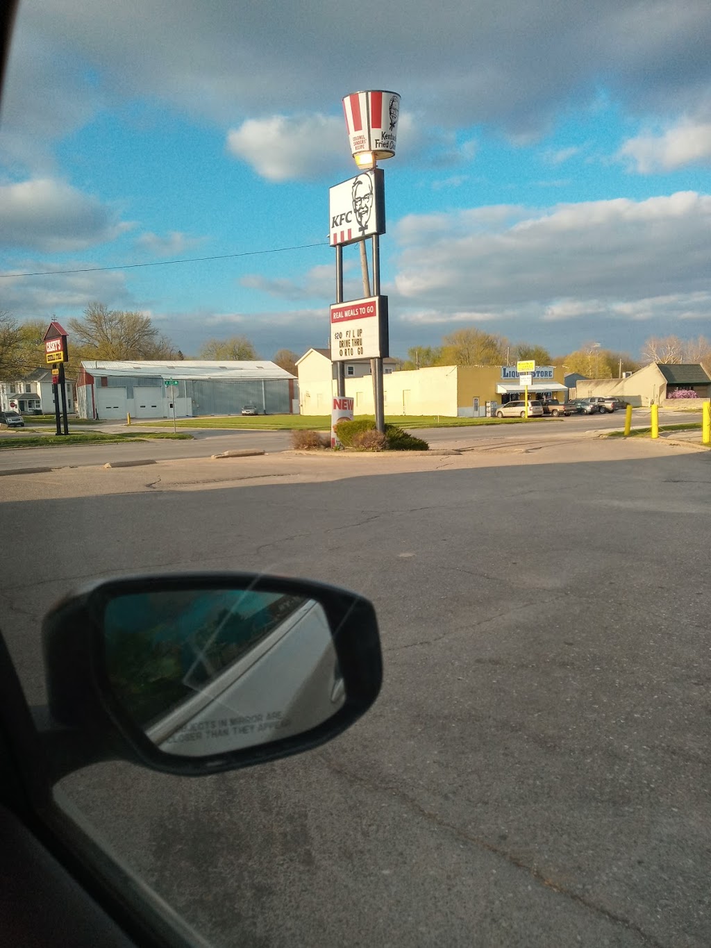 KFC | restaurant | 408 A Ave W, Oskaloosa, IA 52577, USA | 6416738401 OR +1 641-673-8401