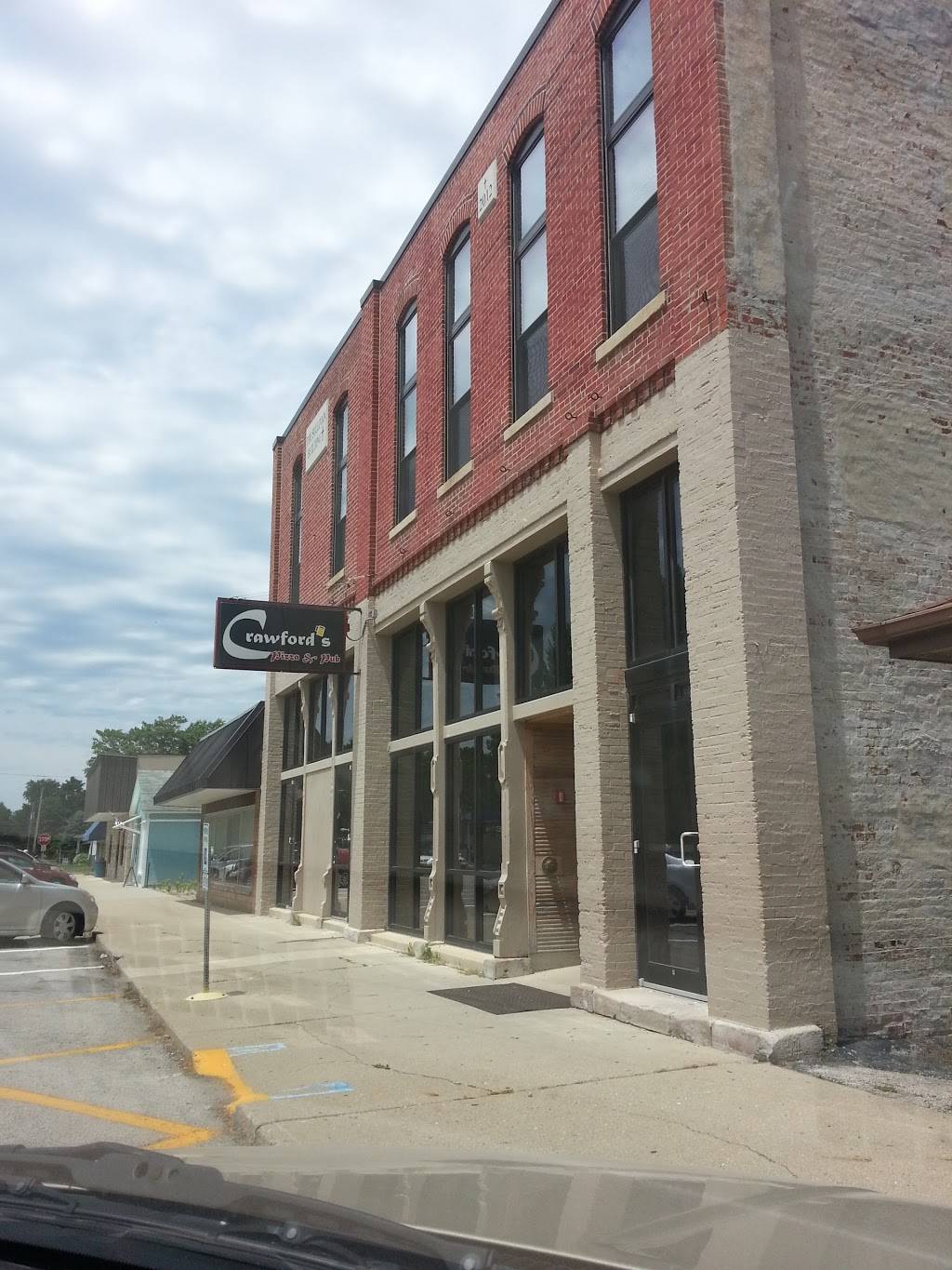 Crawfords Pizza & Pub | restaurant | 535 S Wood St, Maroa, IL 61756, USA | 2177942700 OR +1 217-794-2700