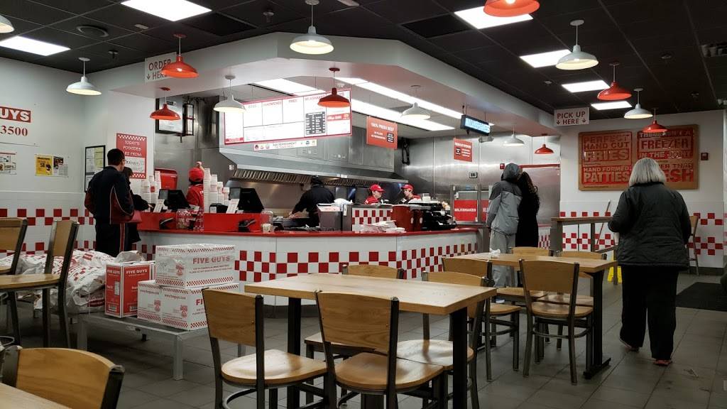 Five Guys | meal takeaway | 2020 Gunbarrel Rd, Chattanooga, TN 37421, USA | 4236643500 OR +1 423-664-3500